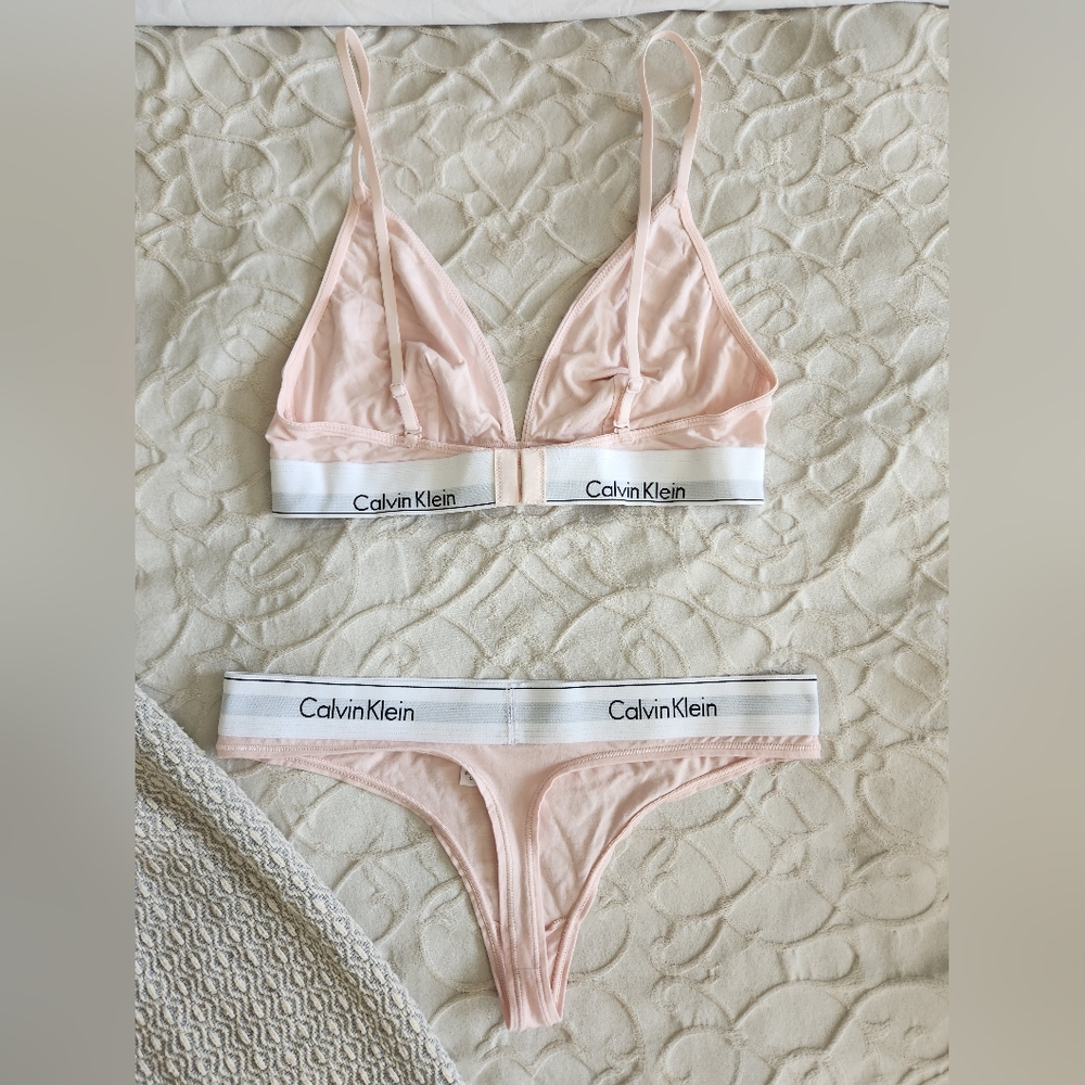 *NEVER WORN* Calvin Klein Pink Bralette and Thong Set